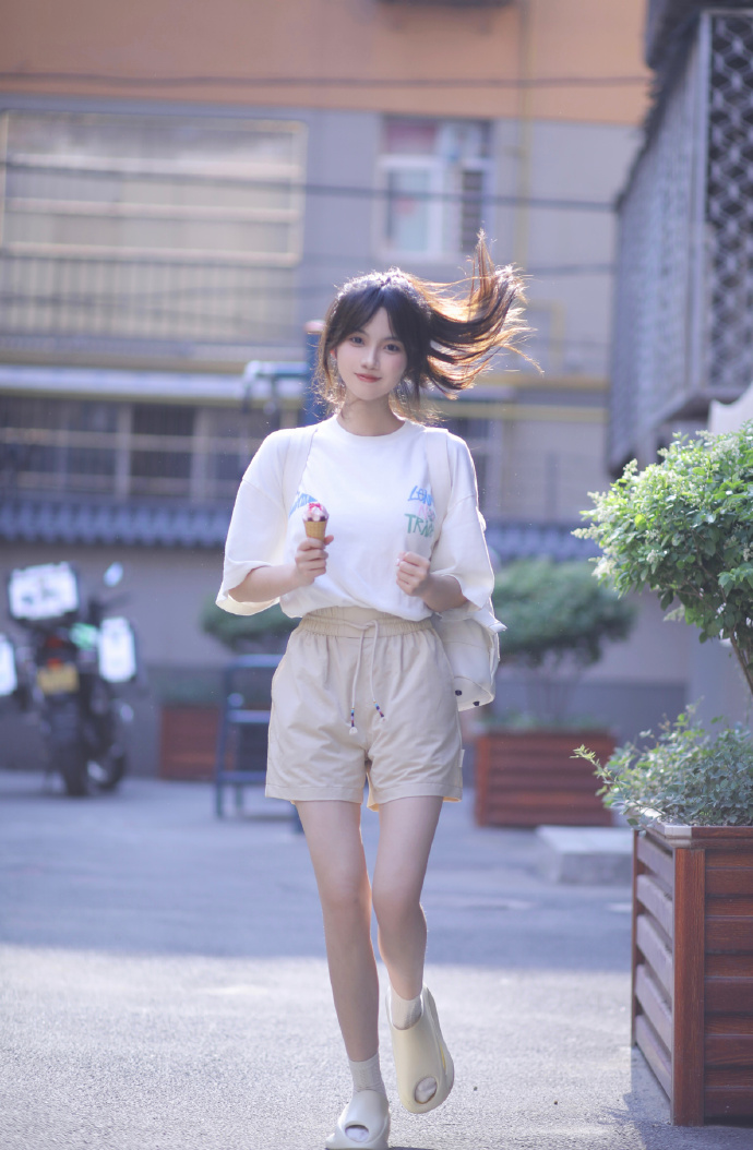 假面女郎 封面